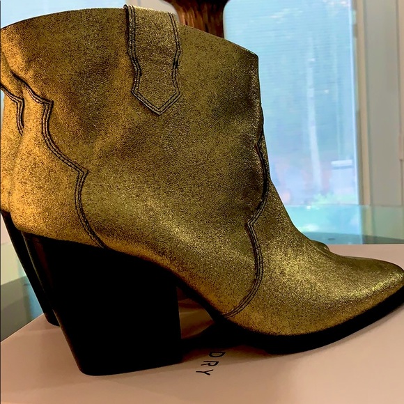 Bonnie Bootie
CHINESE LAUNDRY - Picture 3 of 5